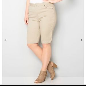 Avenue Khaki Bermuda Shorts Size 16
